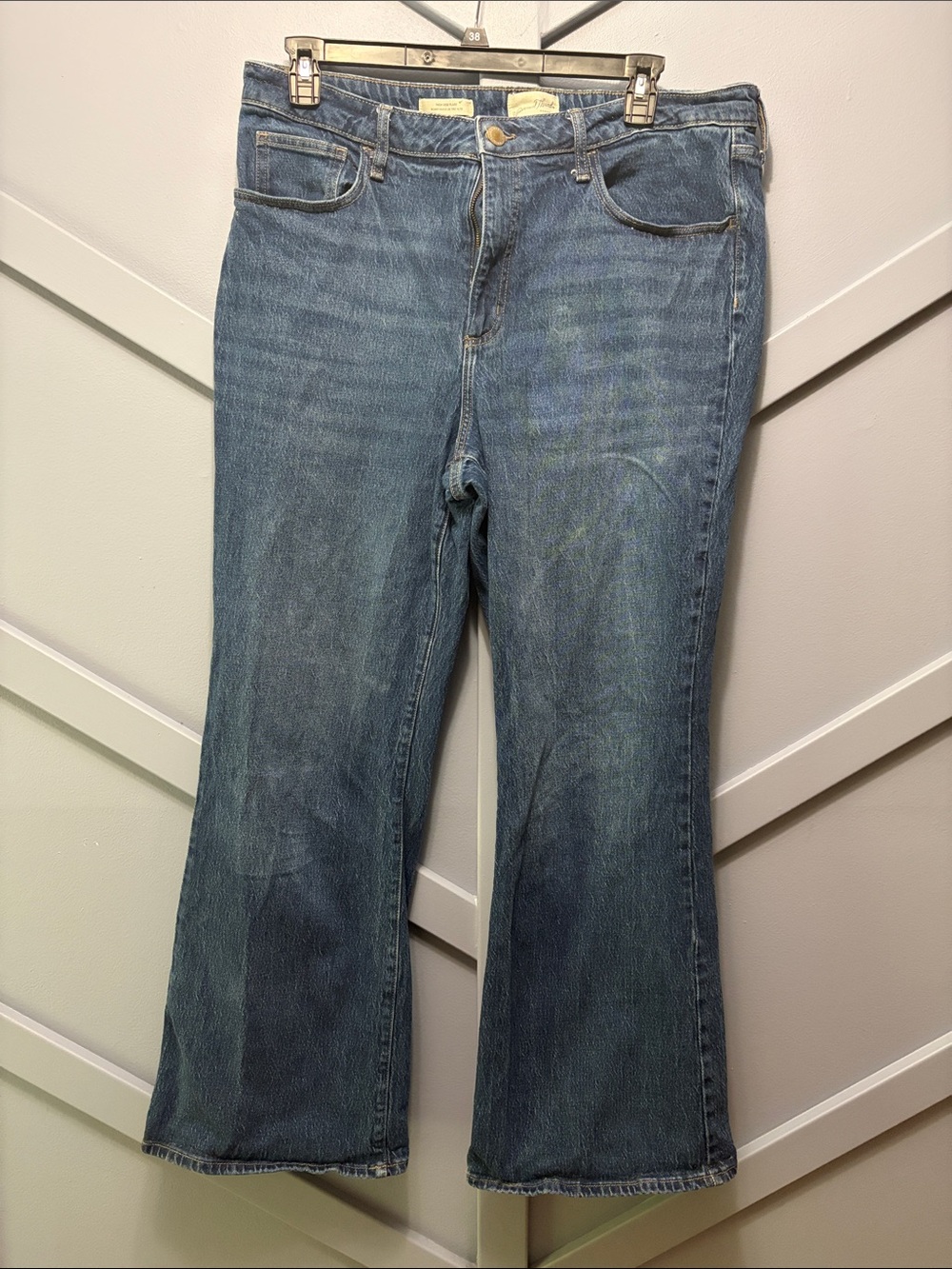 Universal Thread Women's Medium Blue Flare Jeans